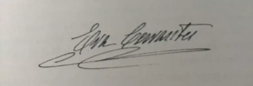 Eva Cervantes firma
